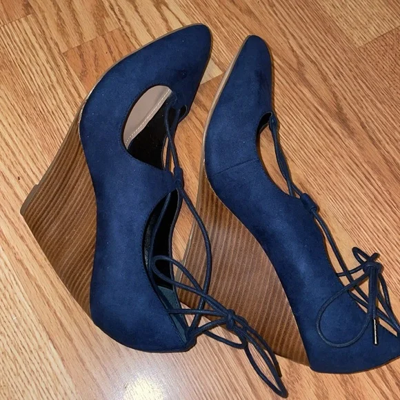 Charles By Charles David Navy Lace-Up wedges shoes - Picture 5 of 11